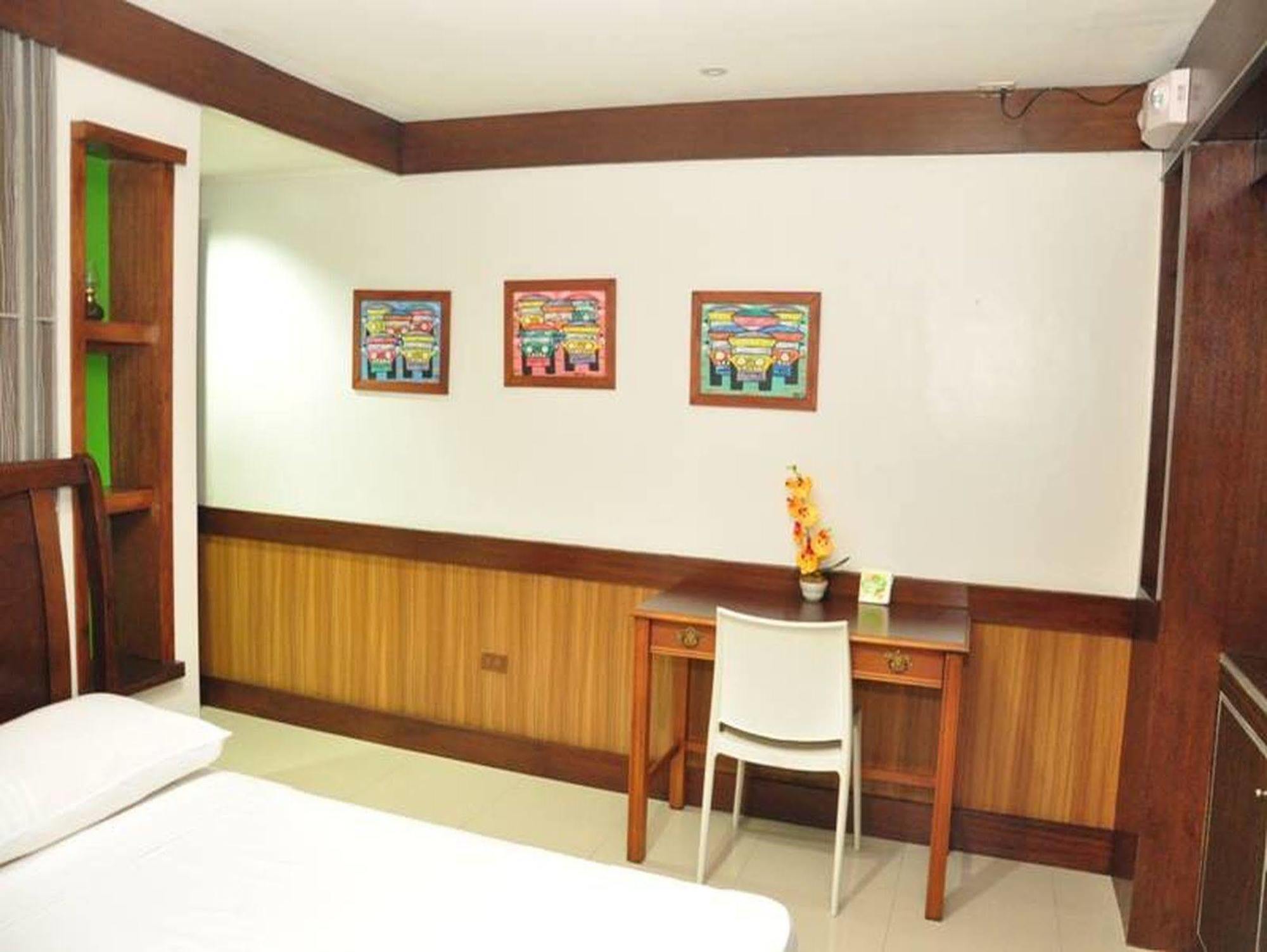 Casa Verde Boutique Hotel And Gardens Imus Buitenkant foto